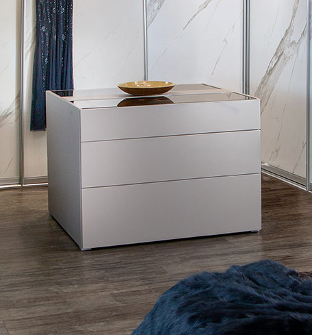 freestanding chest of drawers
