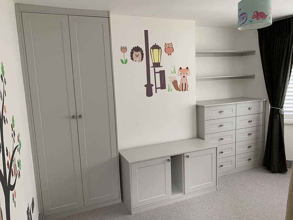 hinge unit with chest of drawers