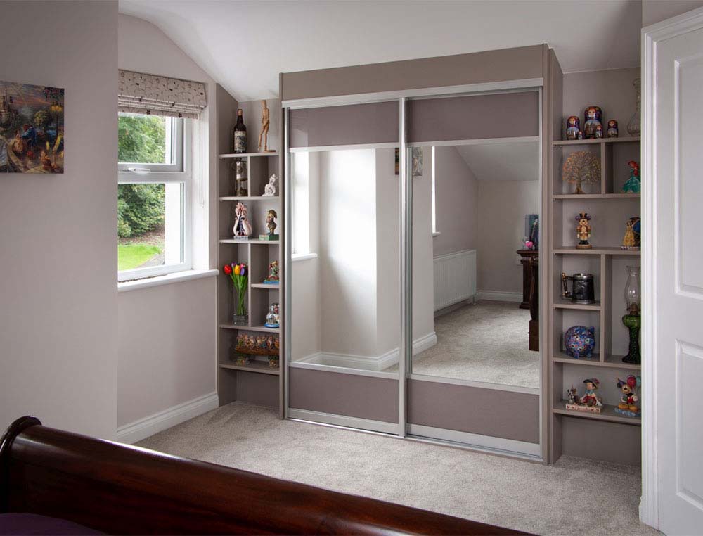 children's room sliding wardrobe with shelving